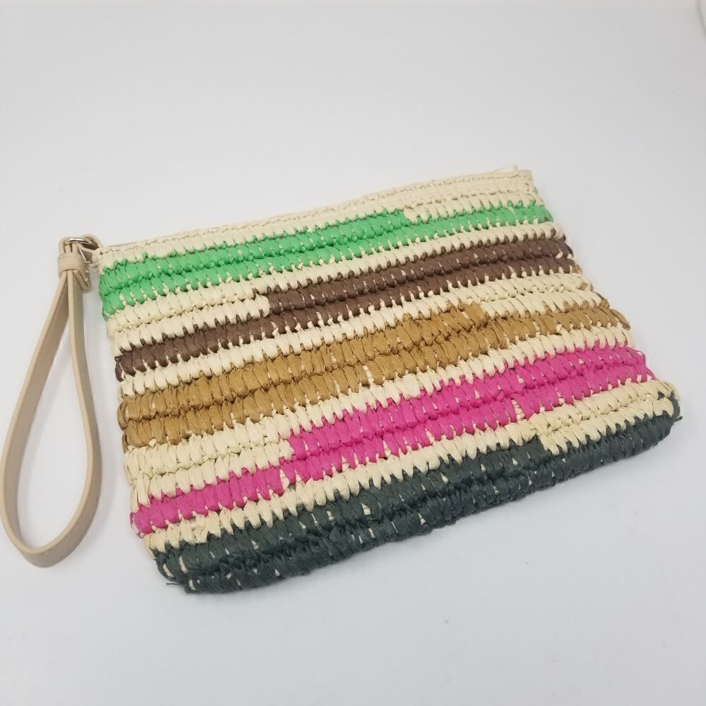 NWOT. Retro straw style wristlet bag. Multicolor rattan, straw.